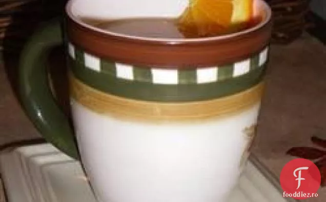 Cidru de mere fierbinte și picant