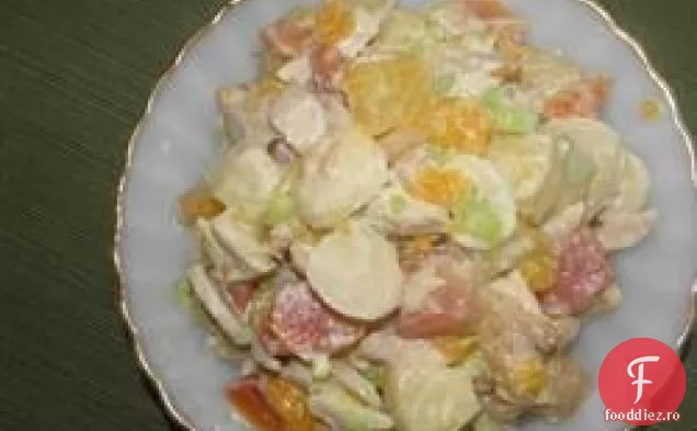 Salată Tropicală De Pui