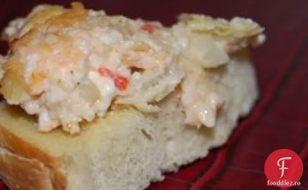 Feta fierbinte, anghinare și ardei roșu prăjit