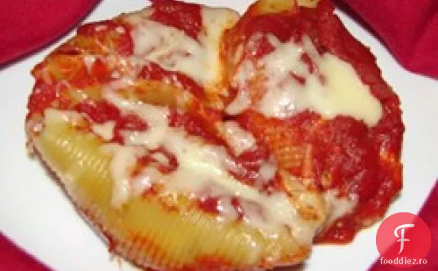 Pui și brânză umplute Jumbo scoici
