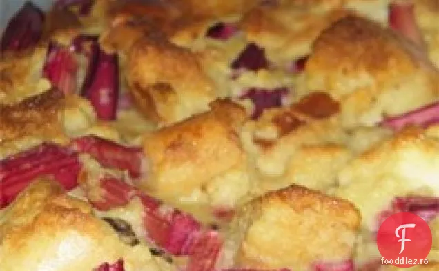 Budincă De Pâine Cu Rubarbă De Modă Veche