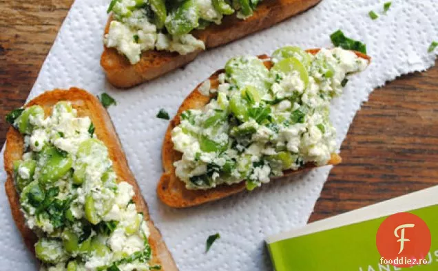 Bruschetta De Fasole Și Feta
