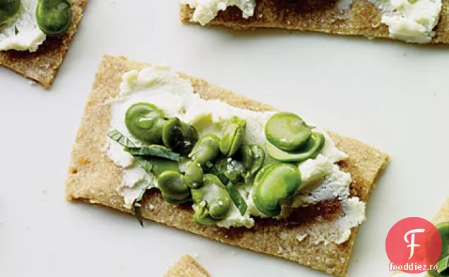 Favas și Ricotta pe biscuiți de lapte