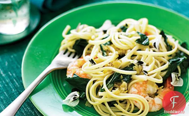 Linguine cu verdeață Fava, creveți și usturoi verde