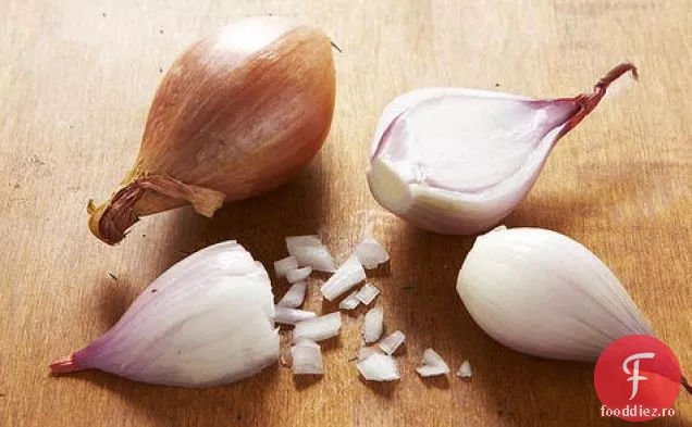 Frișcă caldă și salată de fasole Fava