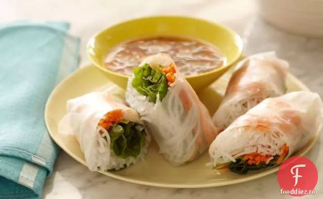 Rulouri de vară asiatice moi cu sos de scufundare dulce și savuros