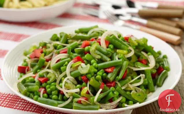 Salată De Legume Marinată