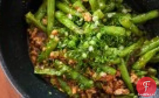 Fasole Verde Cu Sos De Fasole Neagră De Usturoi