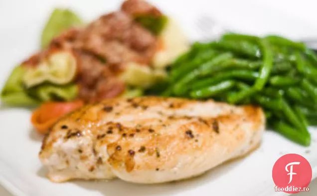 Pui De Caise Și Fasole Verde Cu Așchii De Migdale