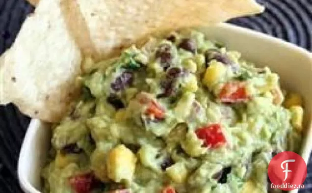 Guacamole de porumb și fasole neagră