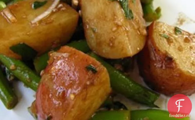 Salată de fasole verde și cartofi