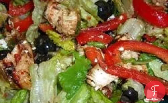 Salată Mediteraneană De Pui