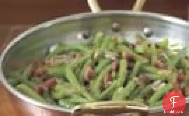 Fasole Verde Cu Pancetta Și Nuci De Pin