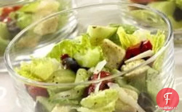 Salată Mediteraneană
