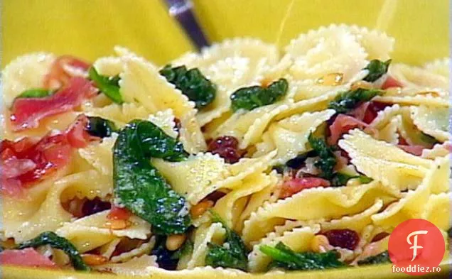 Farfalle cu Pignole, Prosciutto și spanac
