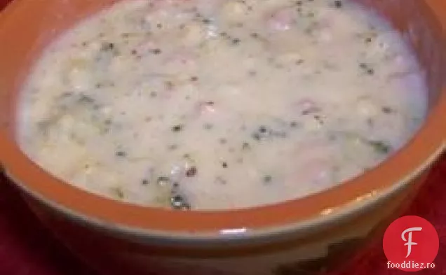 Supă de cartofi, șuncă, Broccoli și brânză cu găluște pentru copii