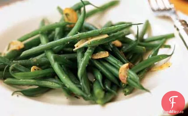 Haricots Verts cu usturoi rumenit