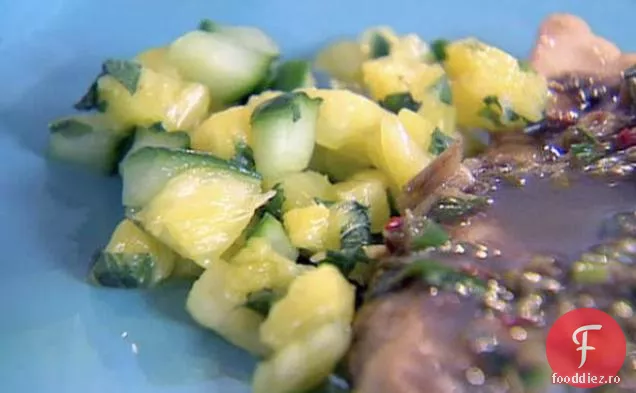 Pui cu sos Jerk și salsa de ananas rece