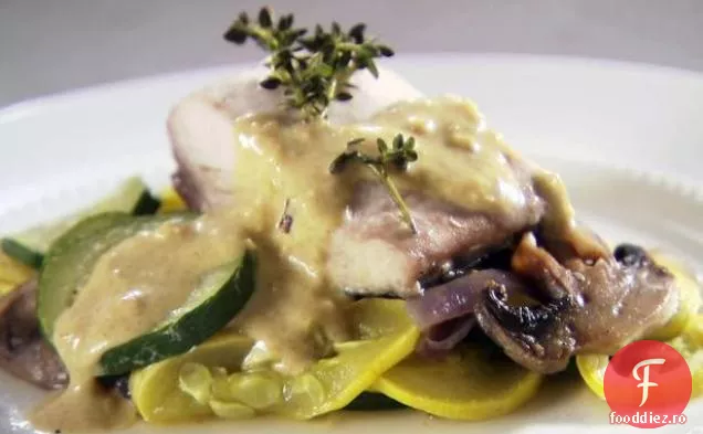 Mahi mahi aburit cu legume și sos de muștar de usturoi