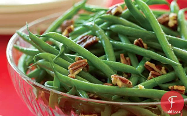 Fasole verde cu unt brun cu nuci pecan