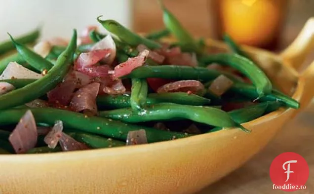 Fasole verde cu Vinaigrette de ceapă prăjită