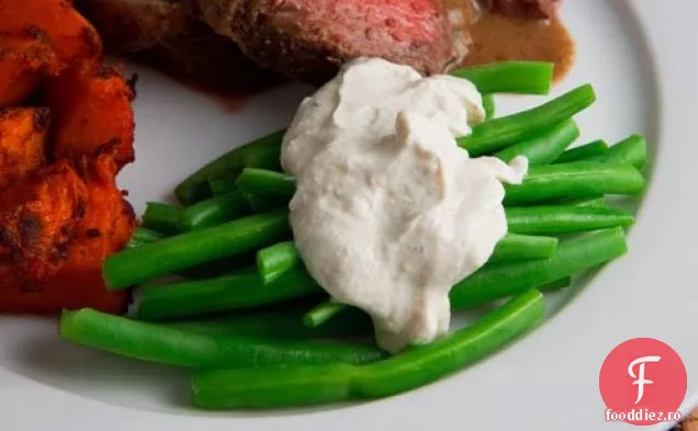 Fasole Verde În Tahini Și Sos De Iaurt