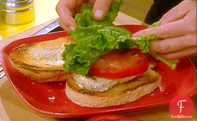Sandvișuri cu pește Halibut la grătar cu sos Tartar