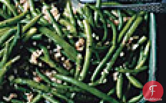 Fasole verde cu vinetă de ceapă dulce