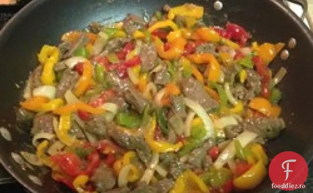 Friptură de vânat cu ardei și ceapă