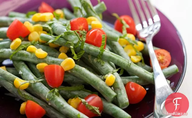 Salată De Fasole Verde Cu Sos De Brânză De Capră
