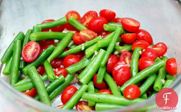 Salată De Fasole Verde Și Roșii Cherry