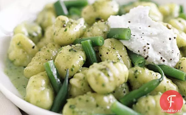 Gnocchi Pesto cremos cu fasole verde și Ricotta