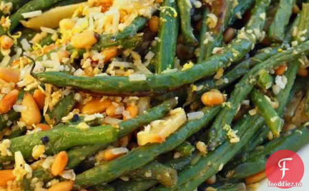 Fasole Verde Prăjită Cu Usturoi, Lămâie, Nuci De Pin Și Parmigiano