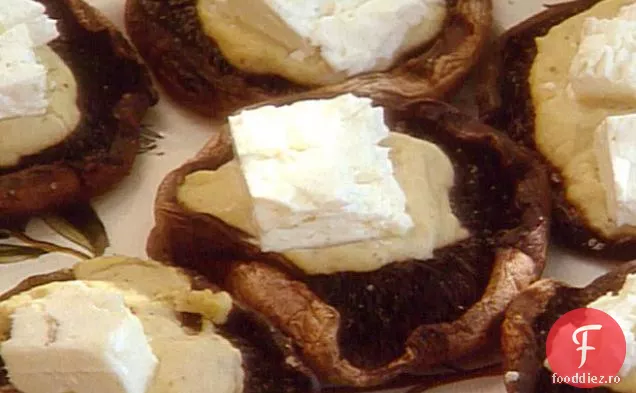 Ciuperci Portobello la grătar cu Hummus și brânză Feta