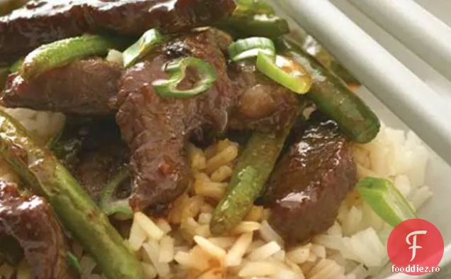 Carne De Vită Și Fasole Verde Se Amestecă