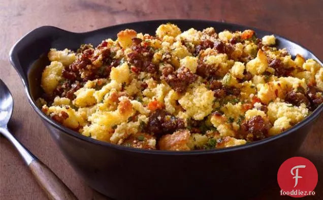 Chorizo și umplutură de pâine de porumb