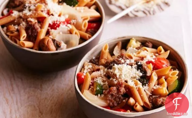 Cârnați și Penne de legume prăjite