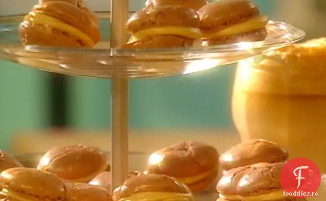 Burgeri Cu Unt De Arahide Cu Ciocolată (Macaroane Franceze)