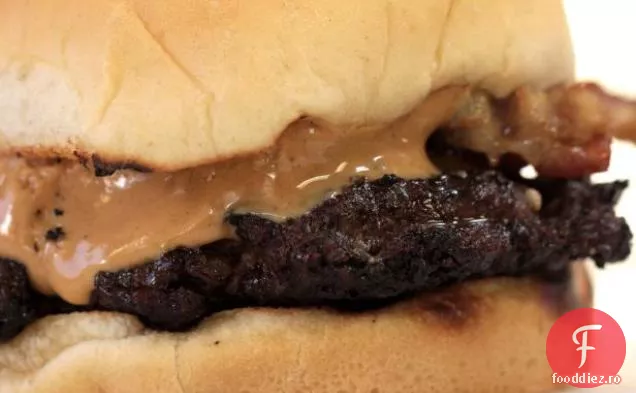 Burger Cu Unt De Arahide