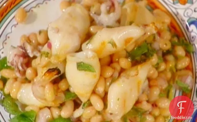 Calamari la grătar cu fasole și ulei de mentă