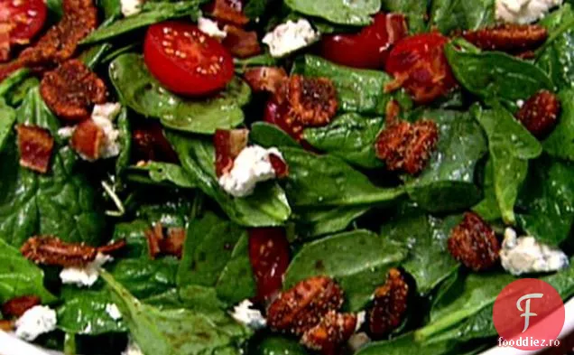 Salata de spanac Gina cu nuci pecan condimentate