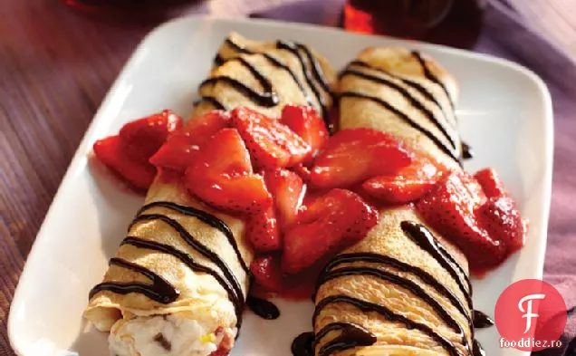 Ricotta umplut Crepes cu fructe de padure