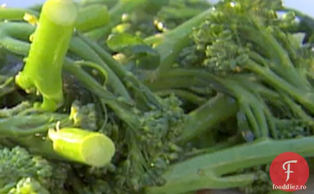 Broccolini și vinetă balsamică