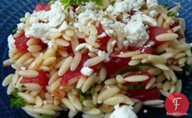 Salată Orzo și roșii cu brânză Feta