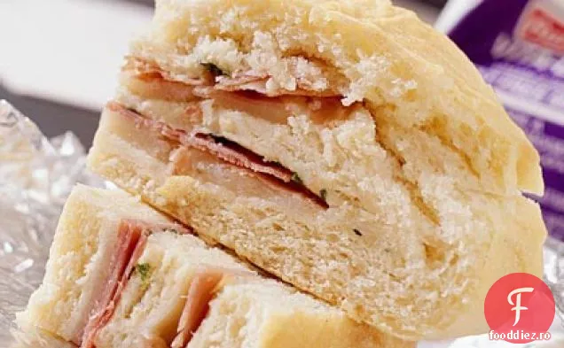 Prosciutto-și-Provolone-umplute Focaccia