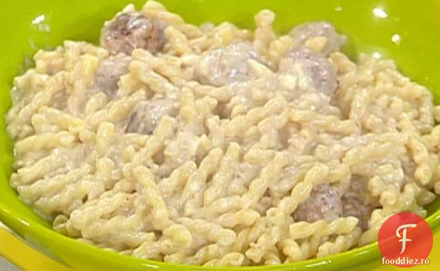 Chiftele de vițel și salvie și paste cu sos de Gorgonzola-nuc