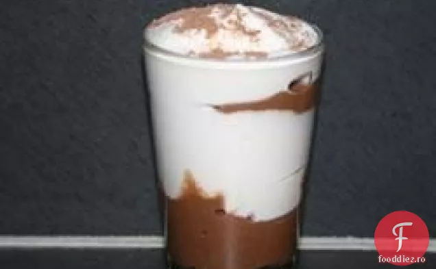 Desert cu cremă de ciocolată