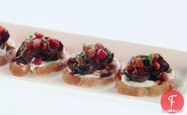 Crostini cu smochine și brânză de capră