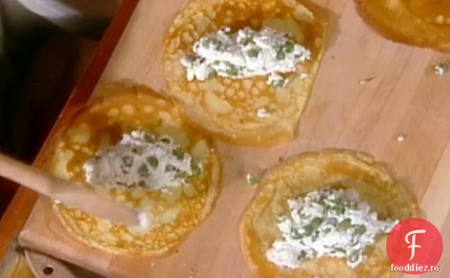 Crespelle ai Piselli și Parmigiano: clătite cu mazăre