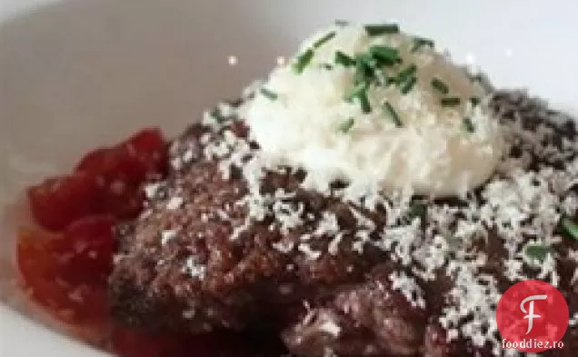 Medalioane de vită cu sos proaspăt de hrean